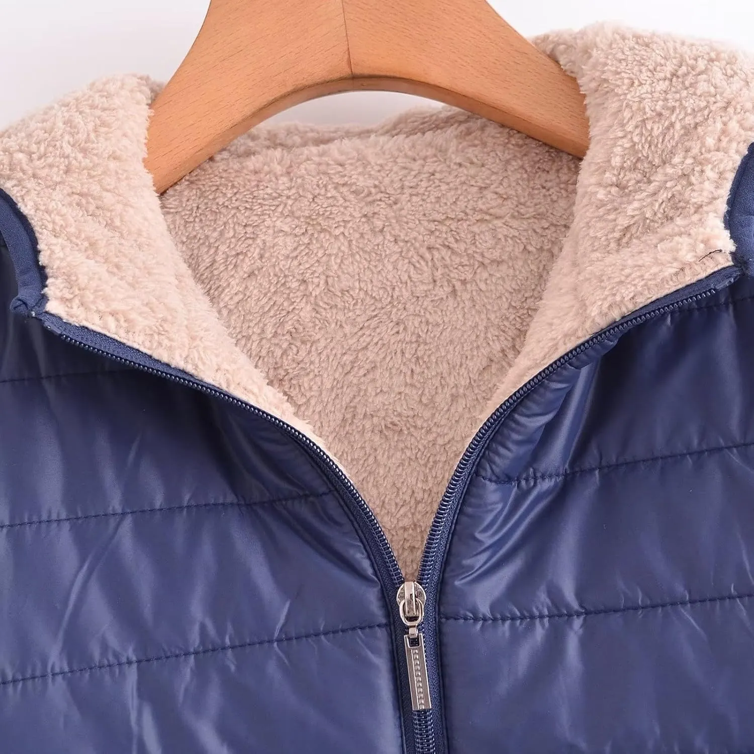 Women's Quilted Winter Coats Winter Short Hooded Warm Padded Puffer Jacket Fleece Lined Down Jackets with Pockets